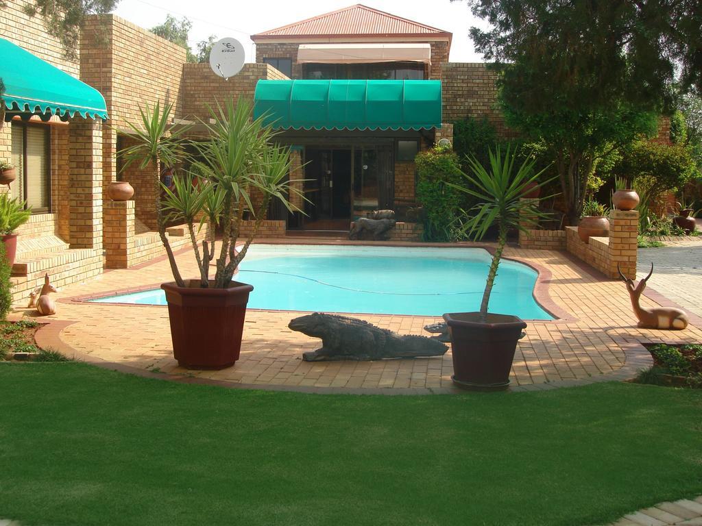 Boga Legaba Guest House & Conference Centre Mafikeng Zewnętrze zdjęcie